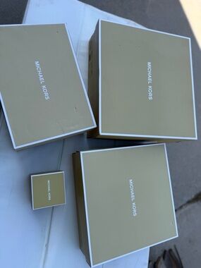 Michael Kors Olive-Tan Gift Box Set with White Trim